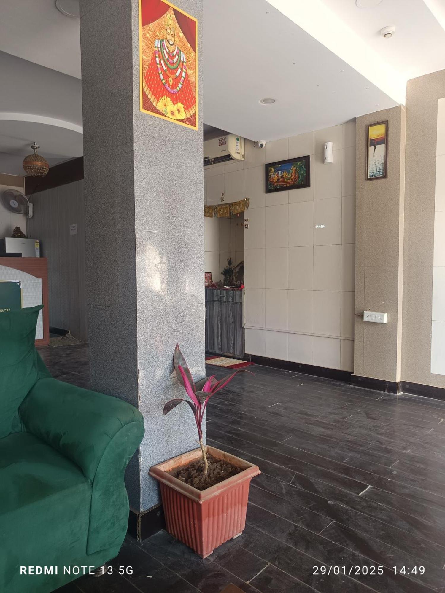The Airport Residency Hotel 3*