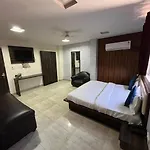 Hotel The Airport Residency